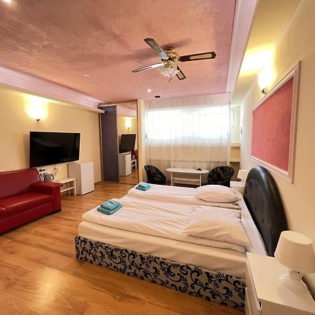 Etna - Hostel -Noclegi 热舒夫 外观 照片