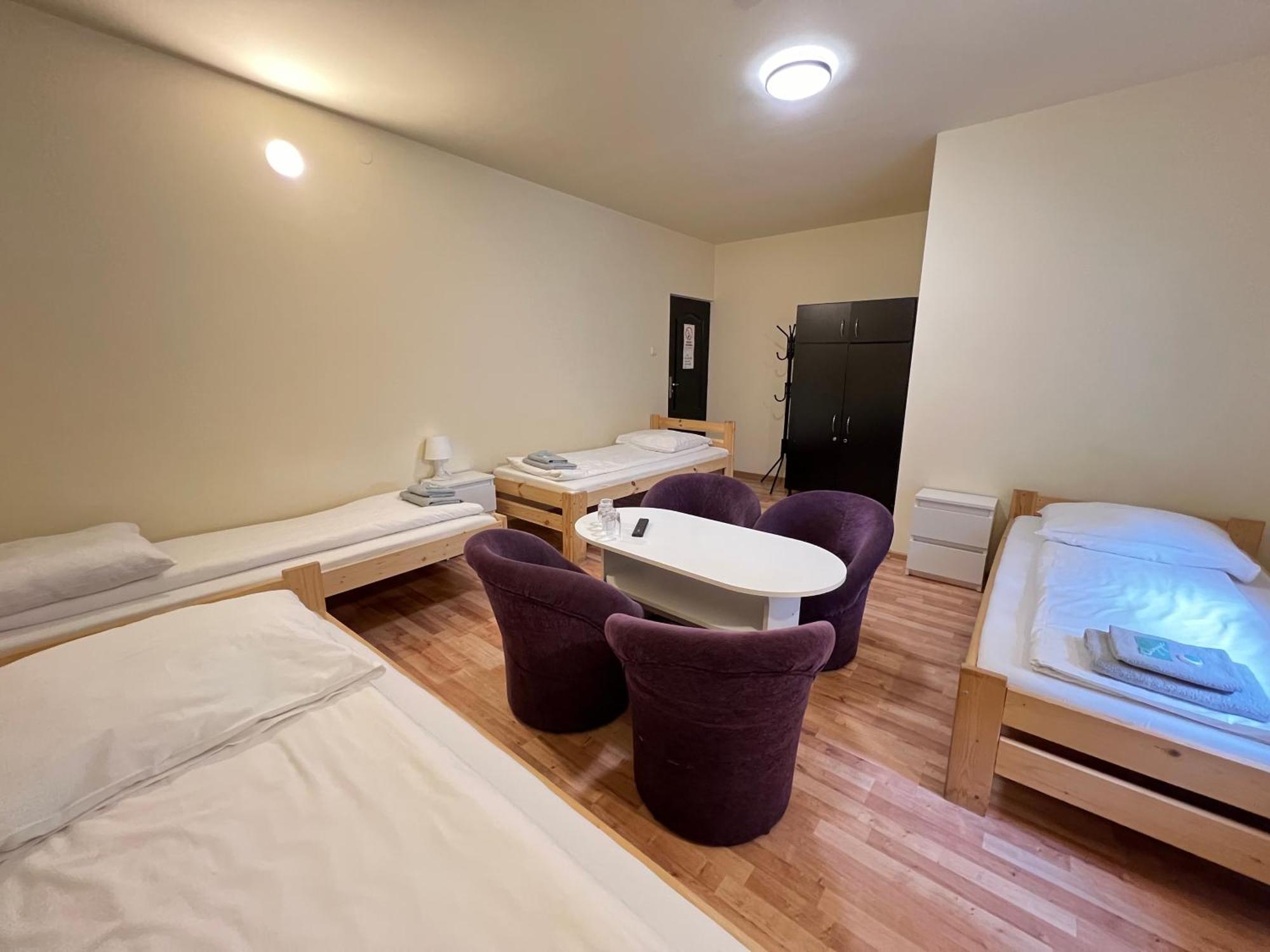 Etna - Hostel -Noclegi 热舒夫 外观 照片