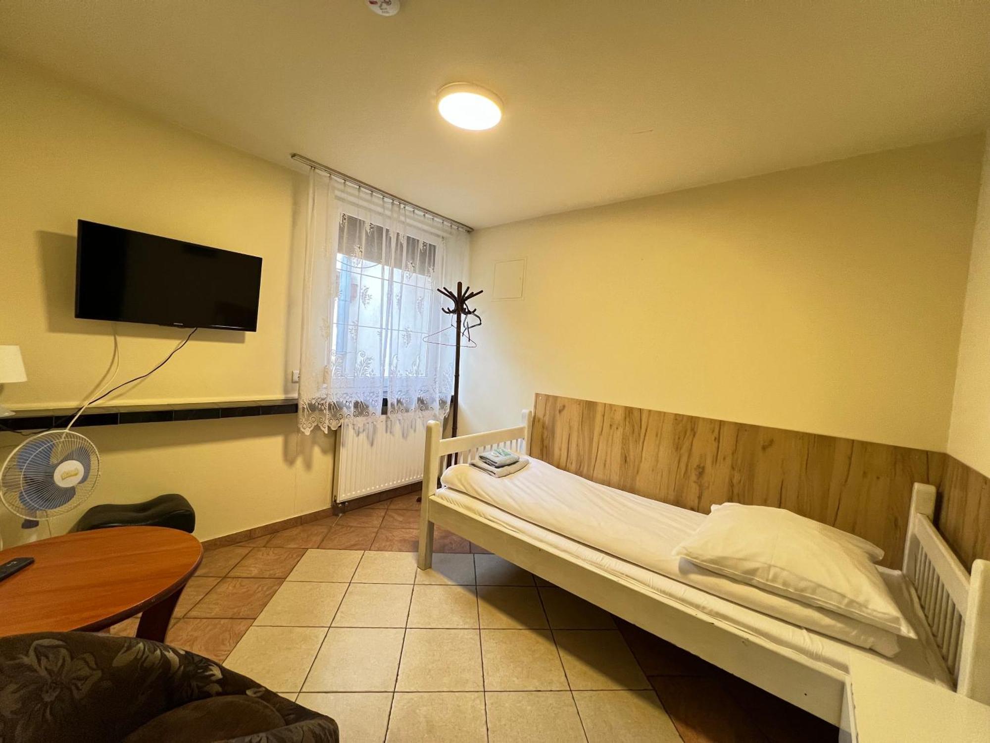 Etna - Hostel -Noclegi 热舒夫 外观 照片