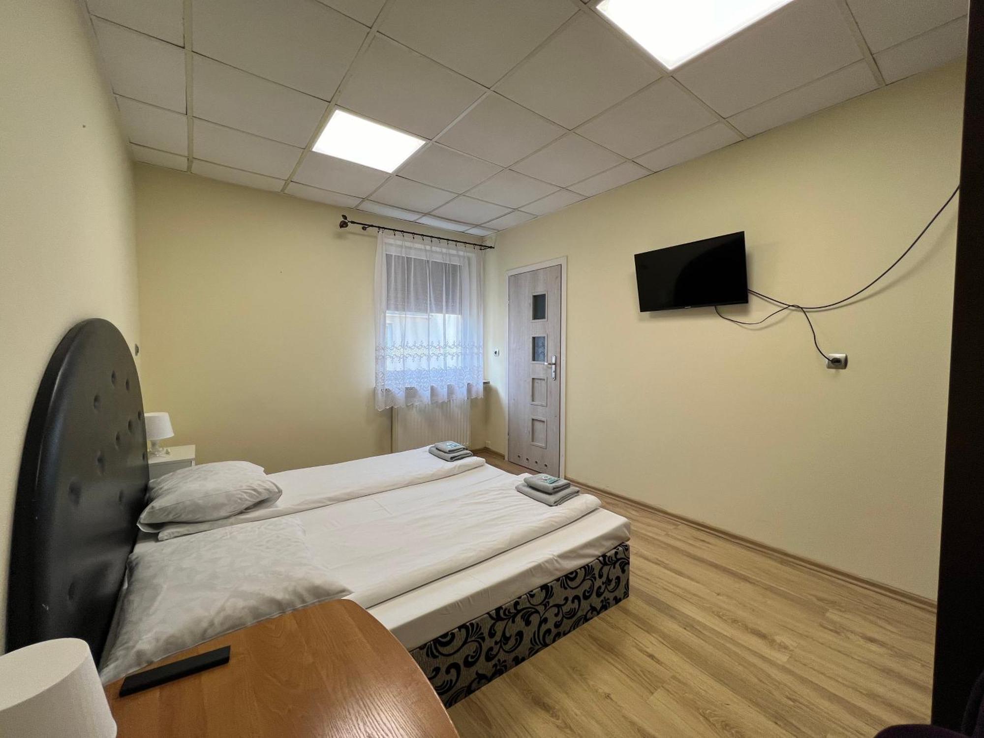 Etna - Hostel -Noclegi 热舒夫 外观 照片