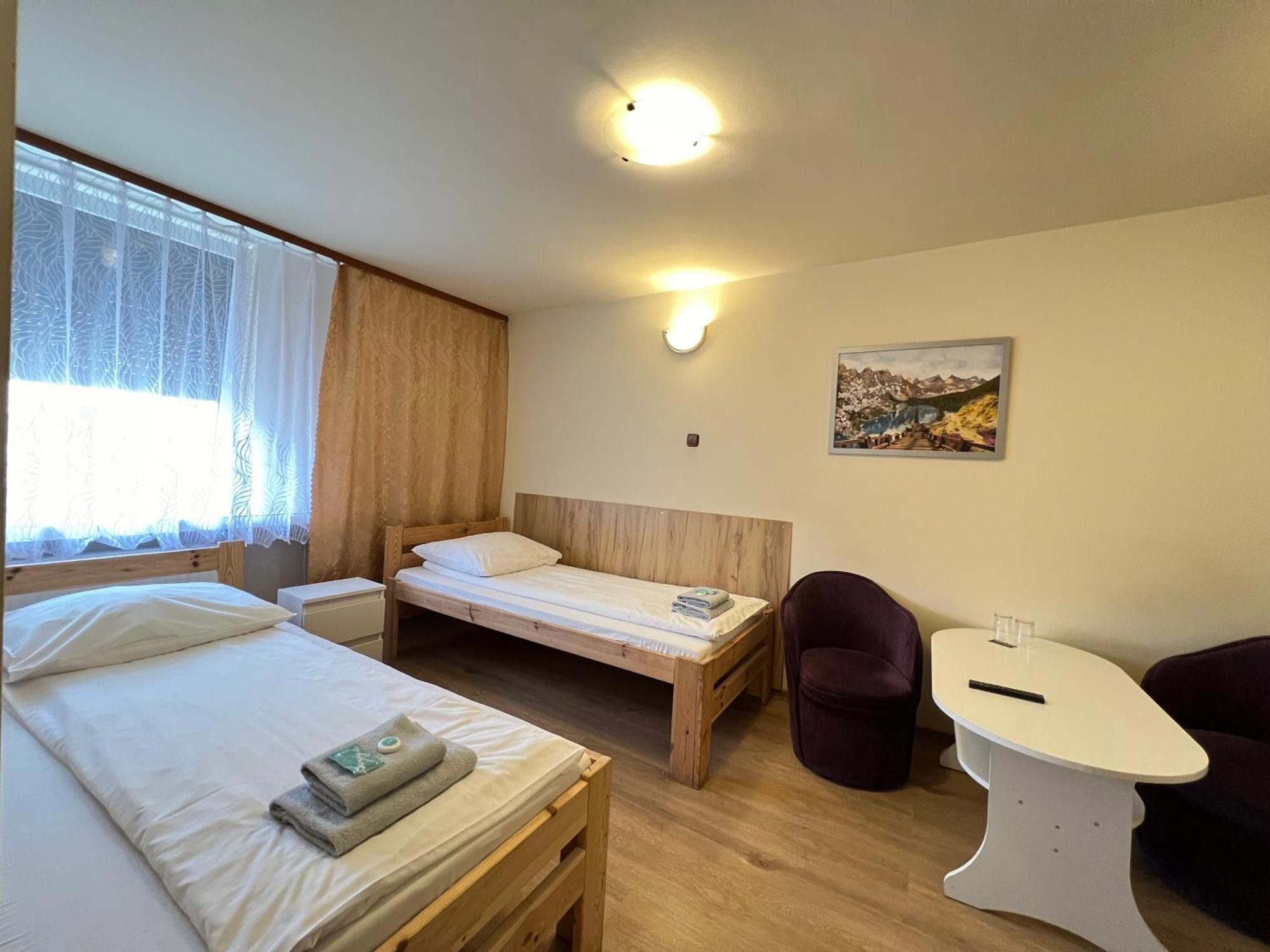 Etna - Hostel -Noclegi 热舒夫 外观 照片