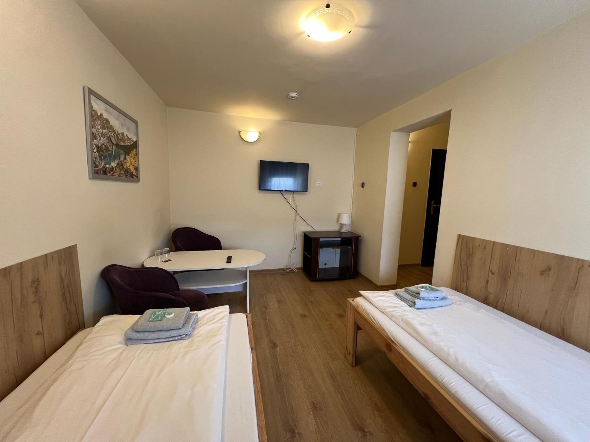 Etna - Hostel -Noclegi 热舒夫 外观 照片