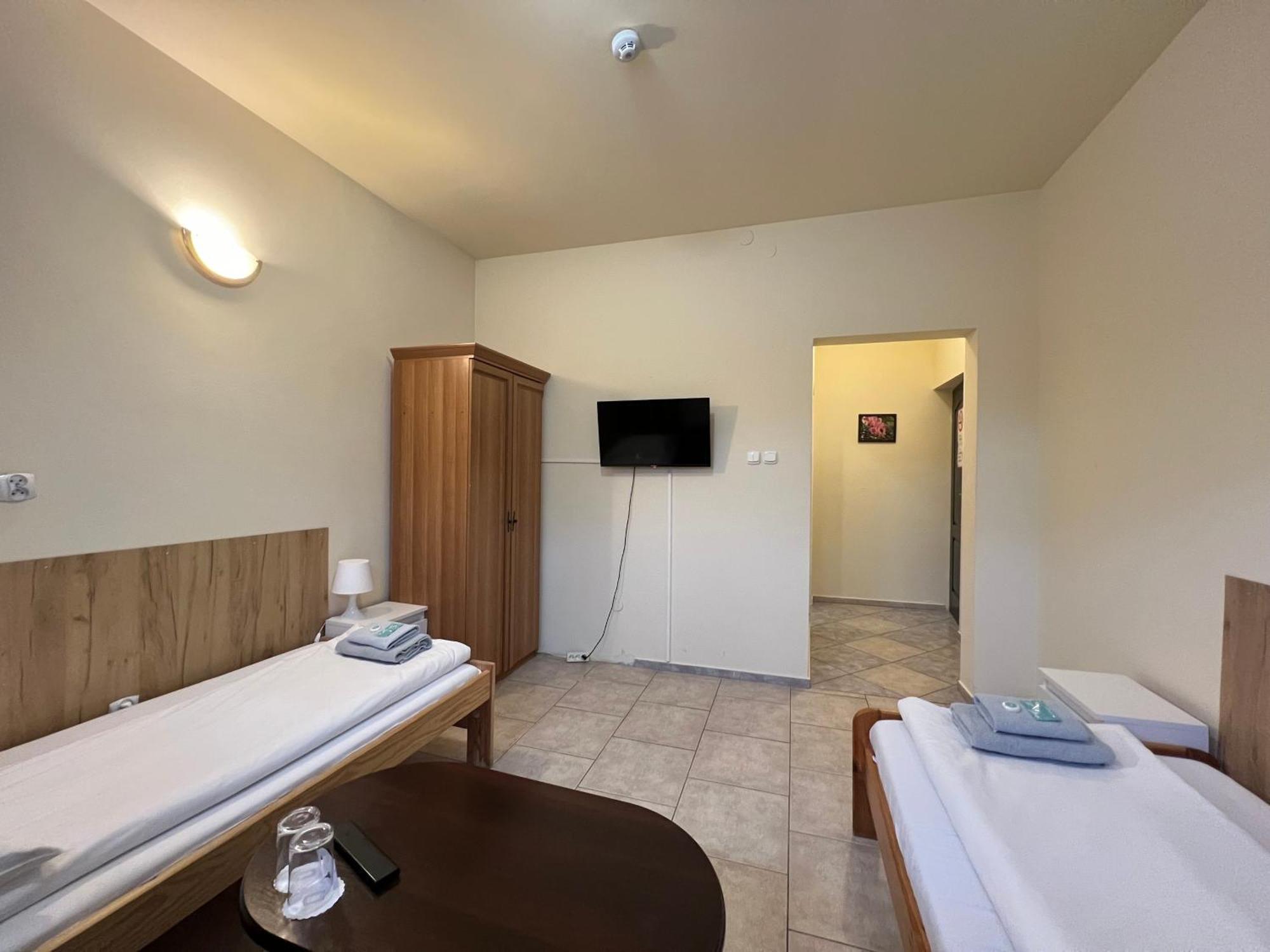Etna - Hostel -Noclegi 热舒夫 外观 照片
