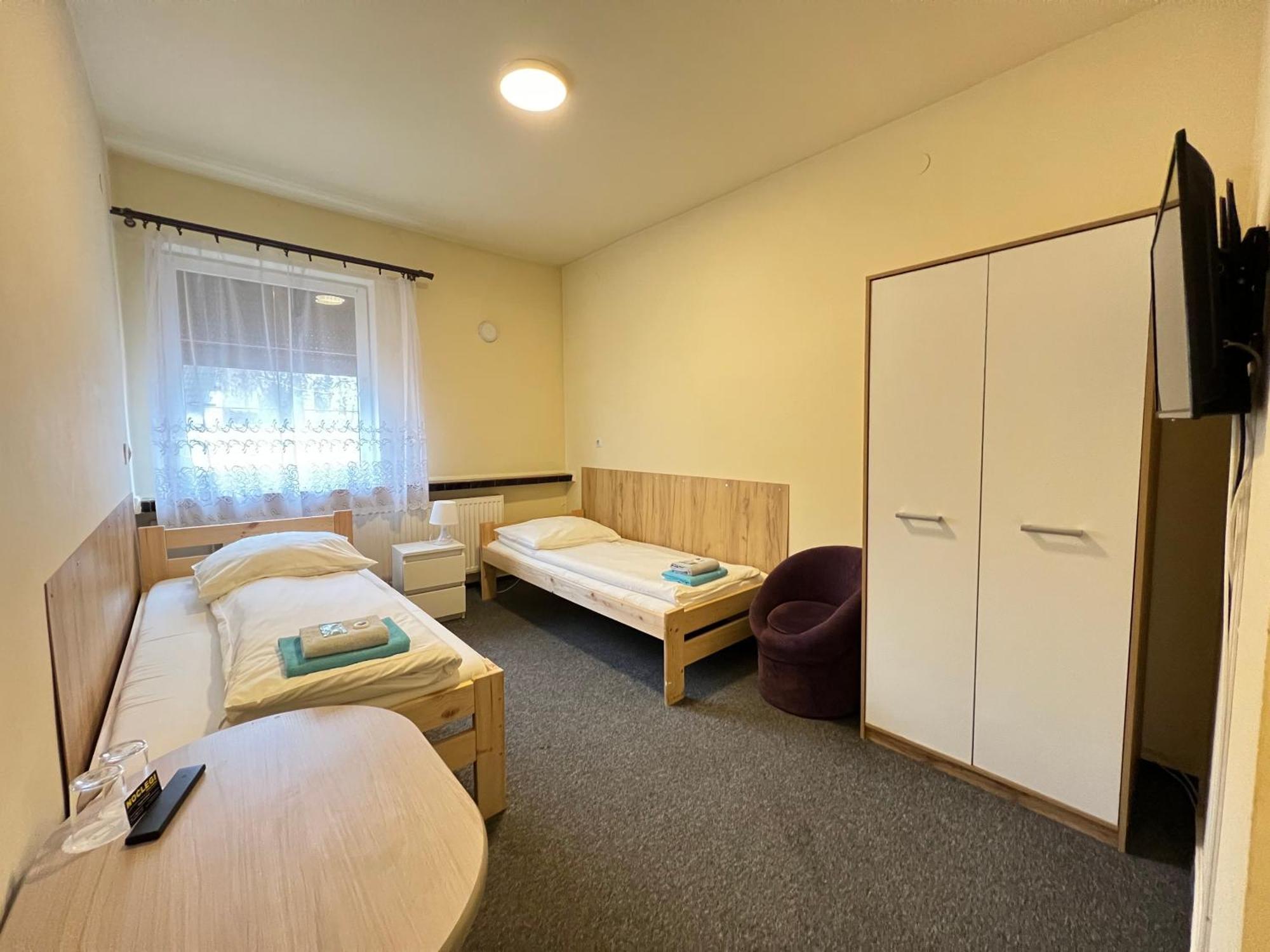 Etna - Hostel -Noclegi 热舒夫 外观 照片