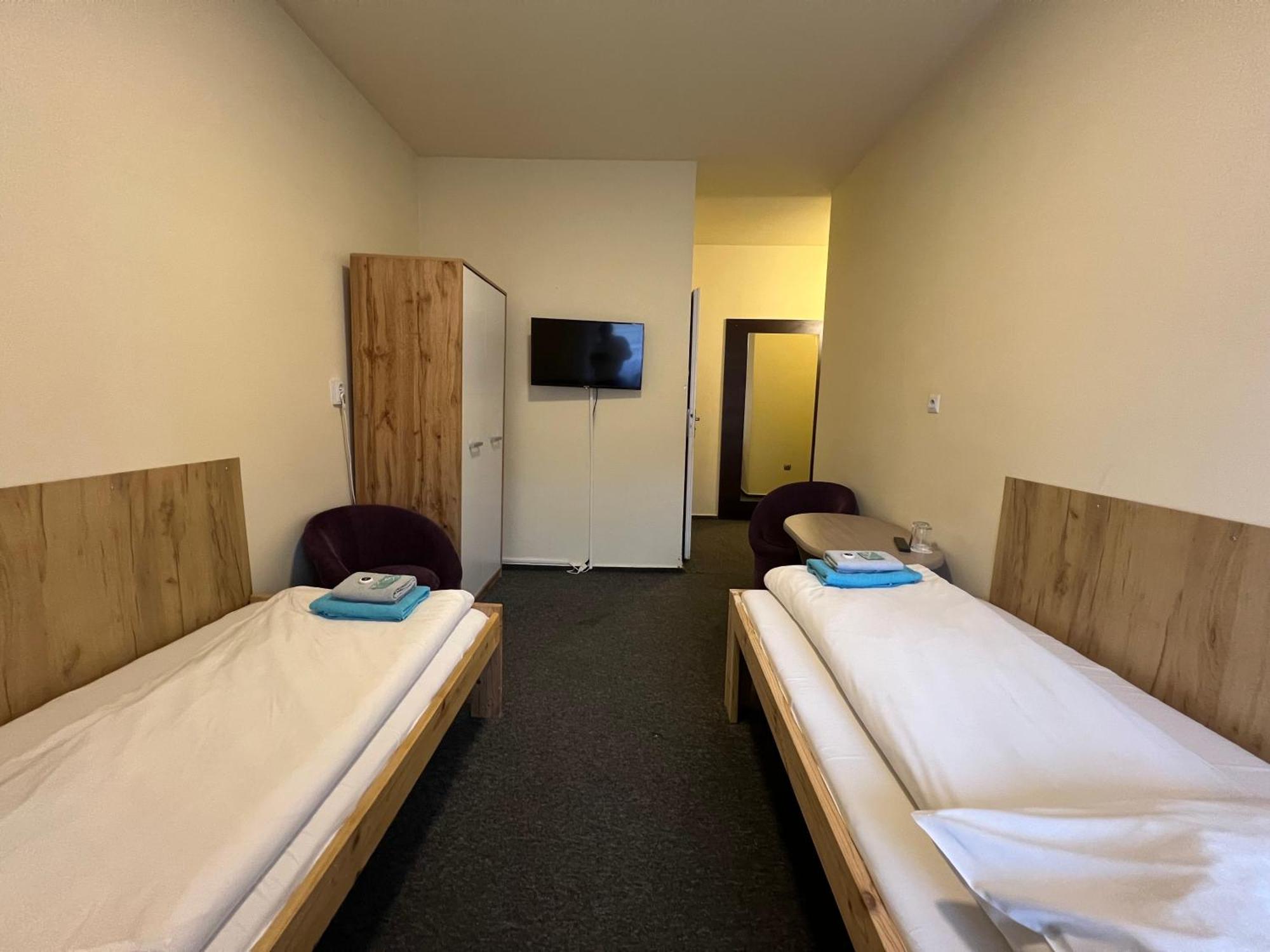 Etna - Hostel -Noclegi 热舒夫 外观 照片