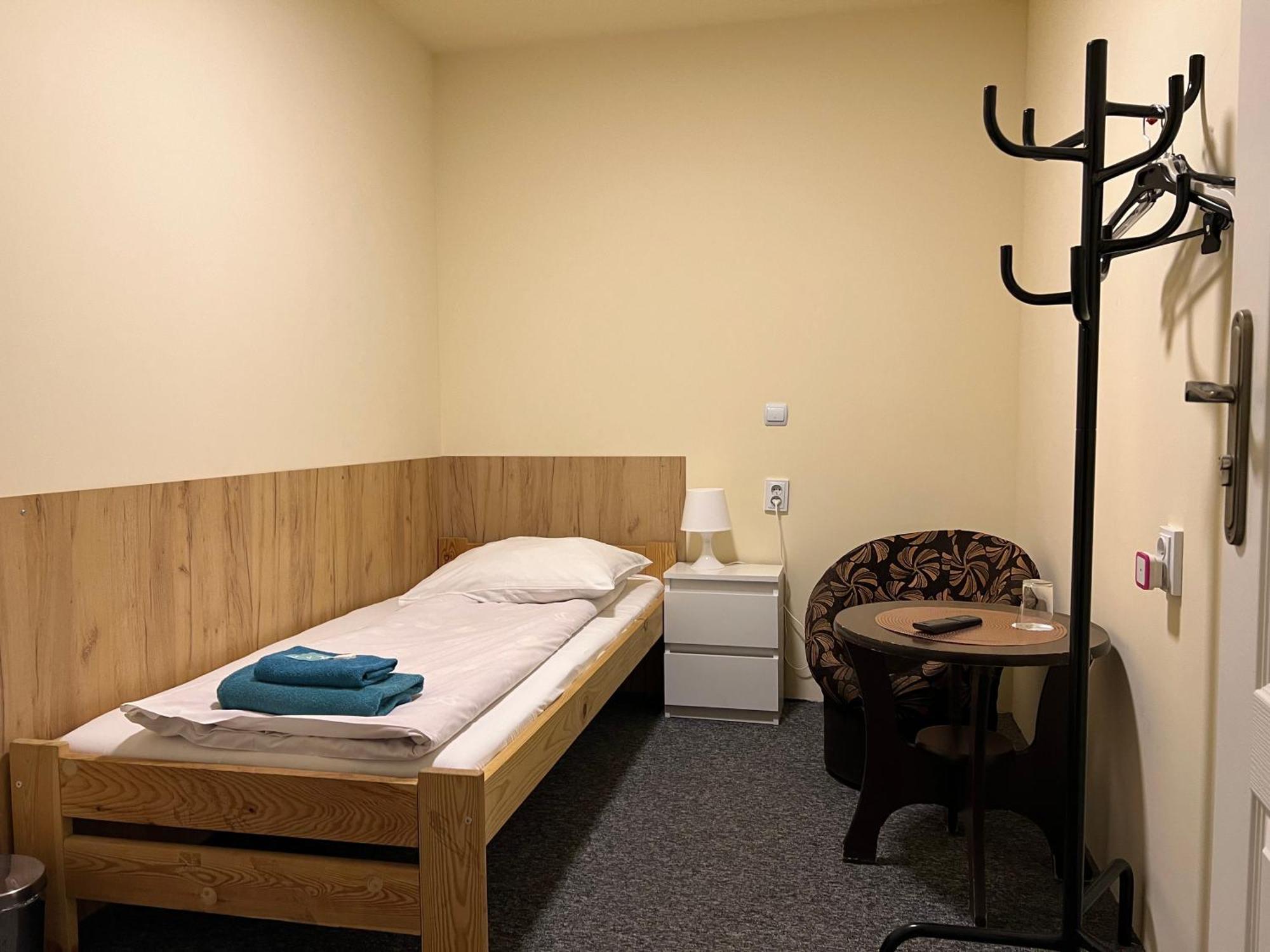 Etna - Hostel -Noclegi Rzeszow 24 Pokoje 外观 照片