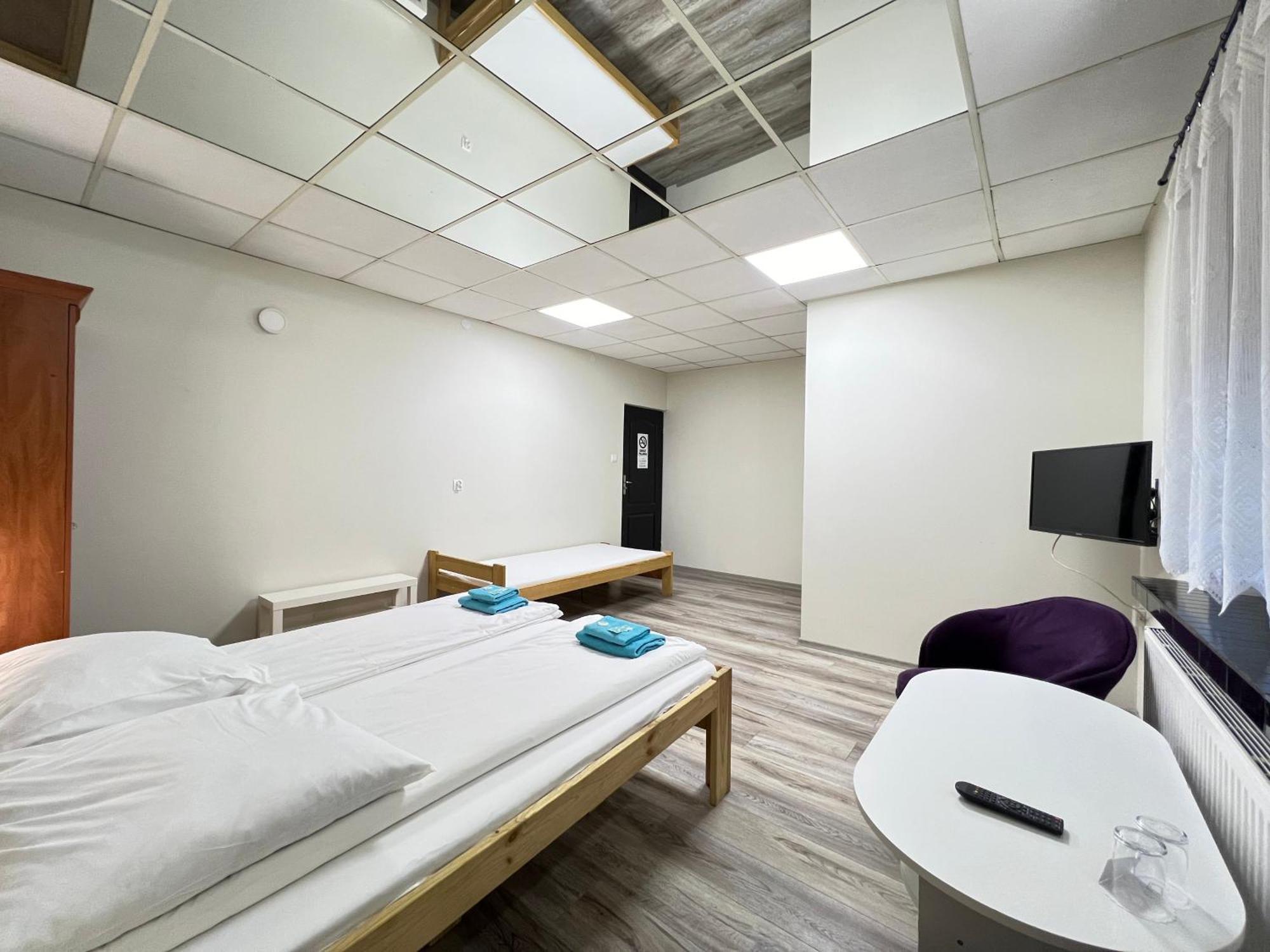 Etna - Hostel -Noclegi Rzeszow 24 Pokoje 外观 照片