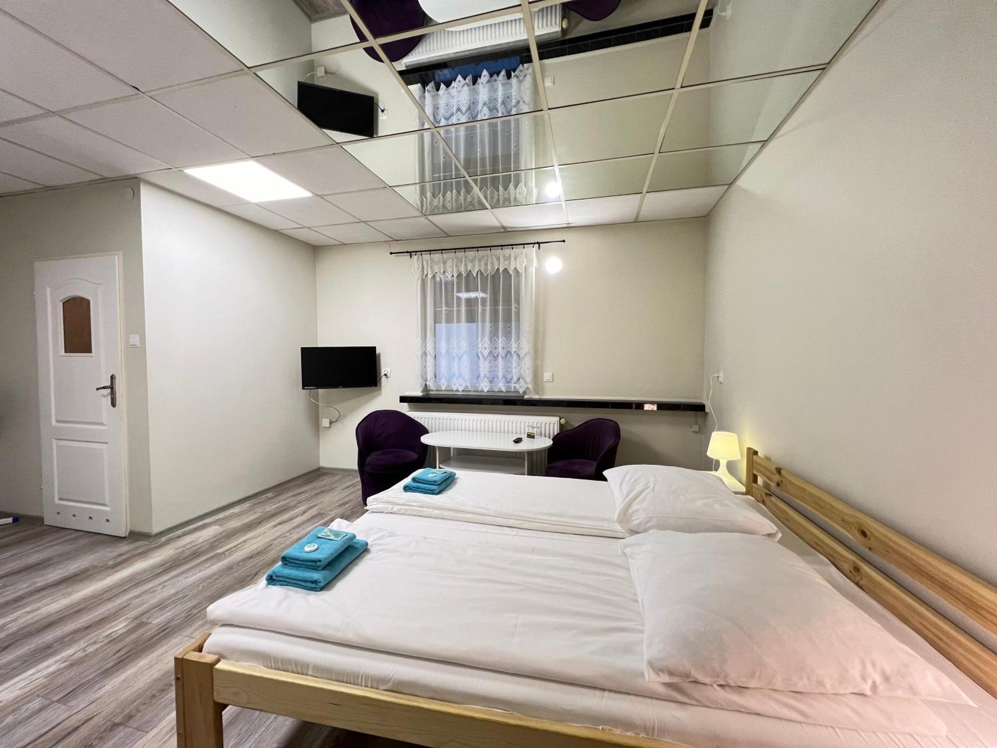Etna - Hostel -Noclegi 热舒夫 外观 照片
