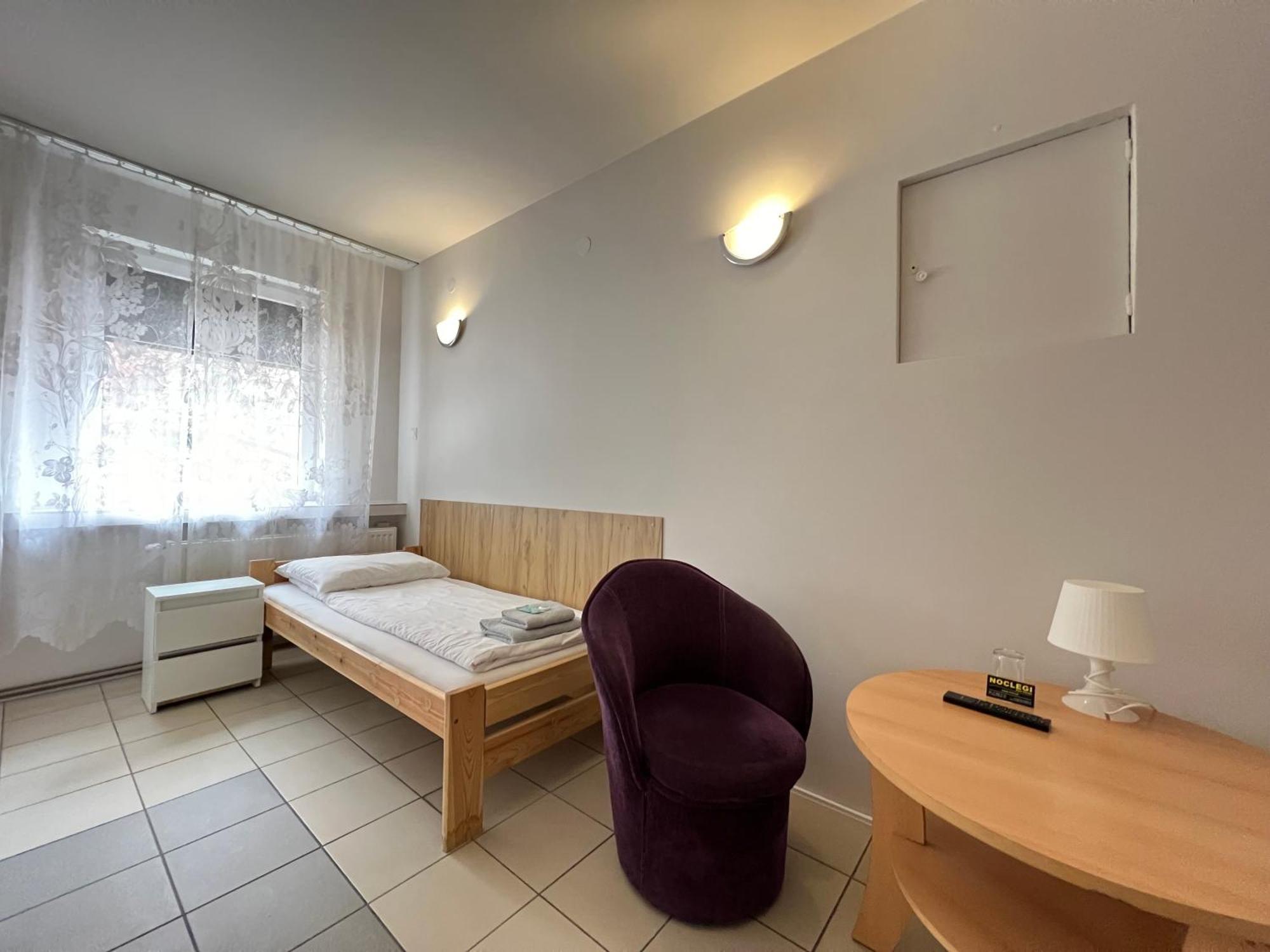 Etna - Hostel -Noclegi Rzeszow 24 Pokoje 外观 照片
