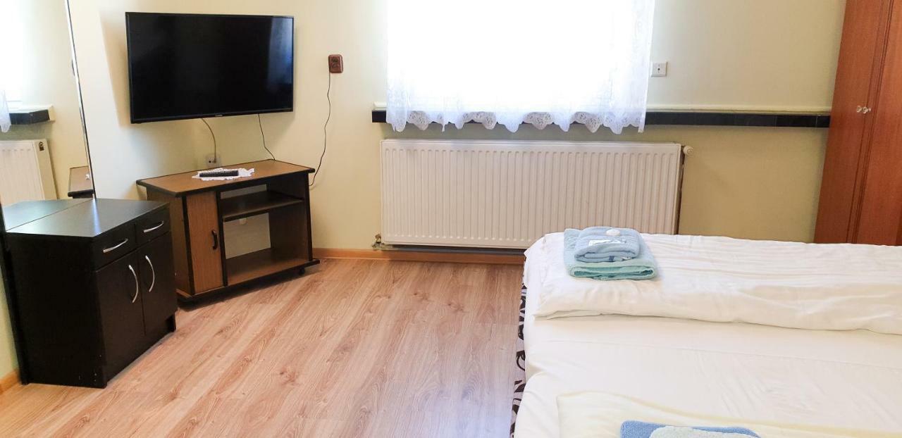 Etna - Hostel -Noclegi Rzeszow 24 Pokoje 外观 照片