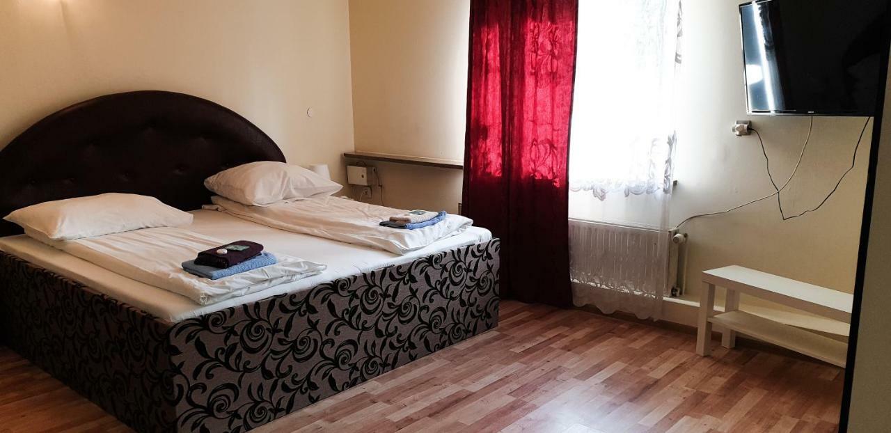 Etna - Hostel -Noclegi 热舒夫 外观 照片