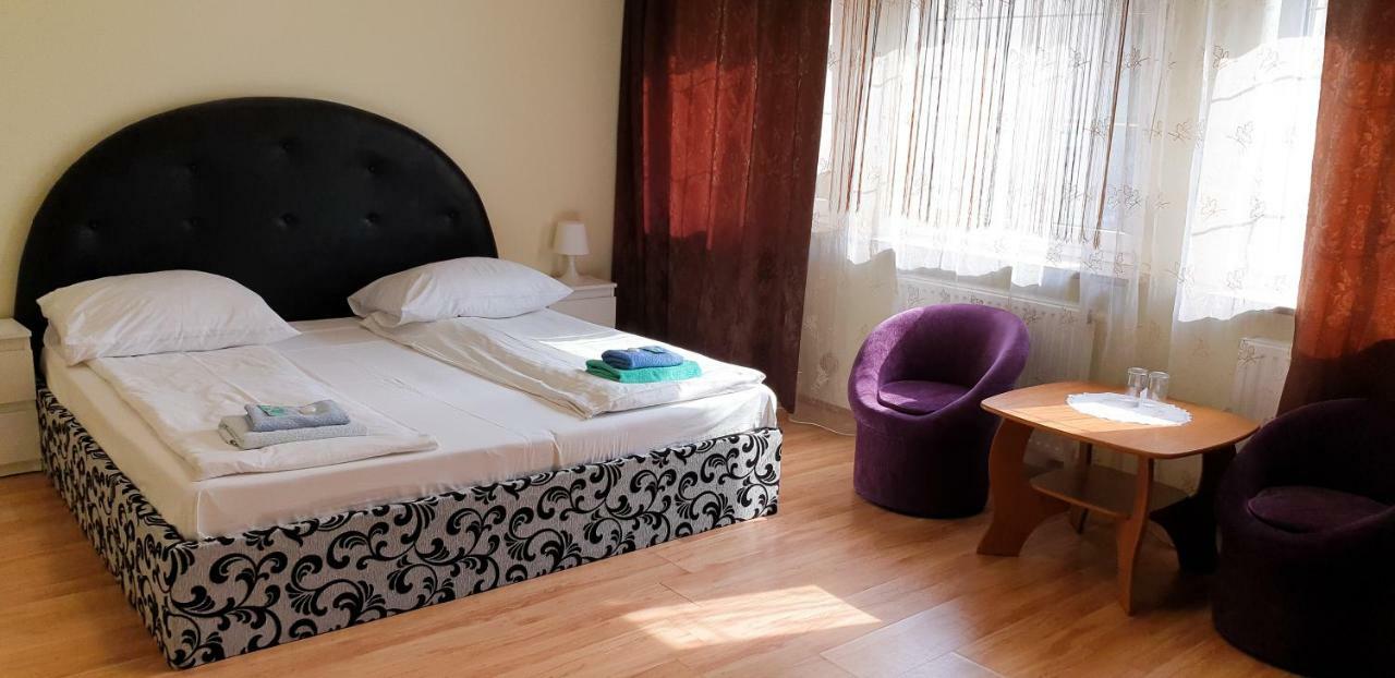 Etna - Hostel -Noclegi Rzeszow 24 Pokoje 外观 照片