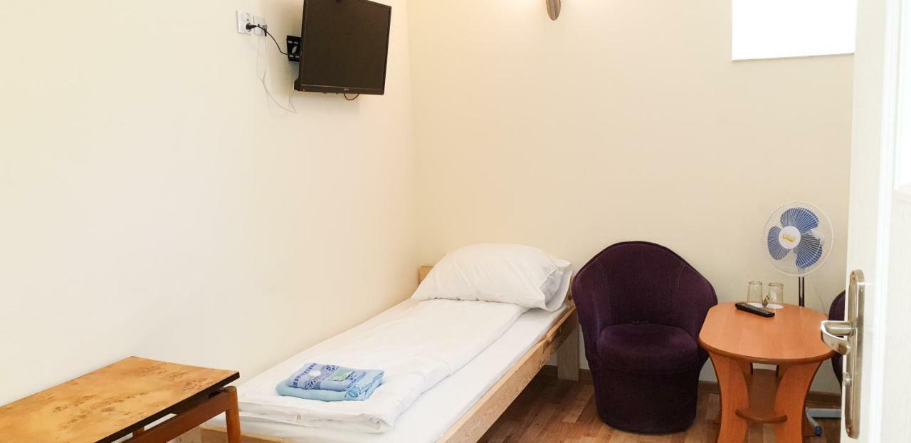 Etna - Hostel -Noclegi 热舒夫 外观 照片